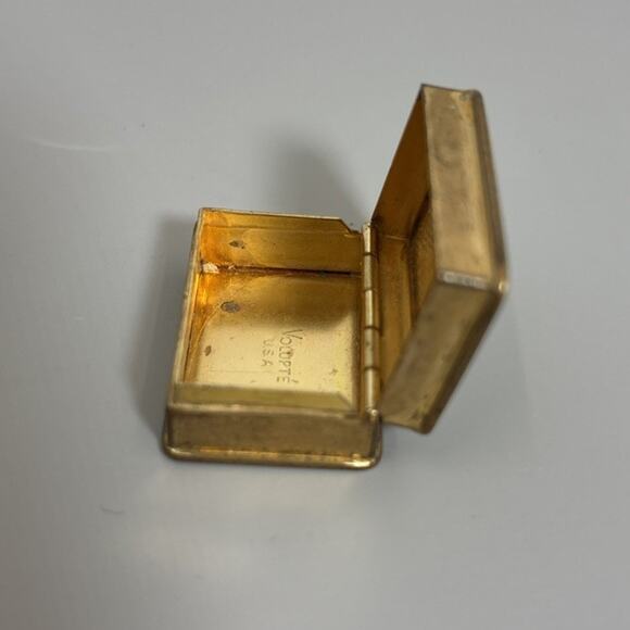 Vintage 1940's Volupte Brass Hinged Pill Box Trinket Box Gold Tone - Picture 3 of 5
